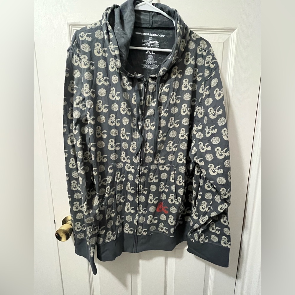 Dungeons & Dragons LOOTWear Limited Edition Zip Up Hoodie Grey XL NWOT